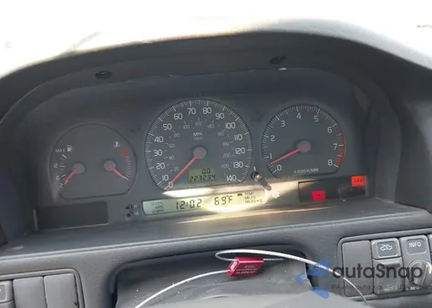 2000 Volvo V70 Xc/Se из США, поврежденный, VIN YV1LZ56D9Y2721437